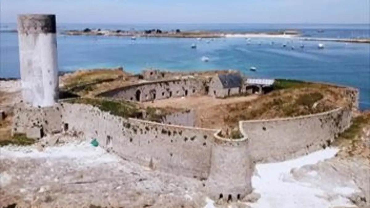 L'émission patrimoine Fort Cicogne (Bretagne)