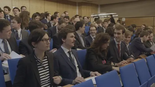 Casting L'énarque est un humain (presque) comme les autres