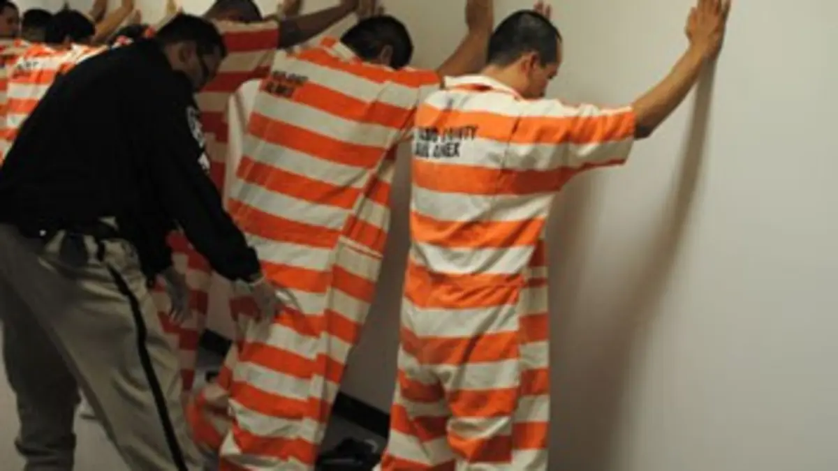 L'enfer des prisons Les gangs s'affrontent