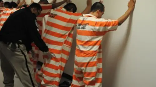 L'enfer des prisons Les gangs s'affrontent