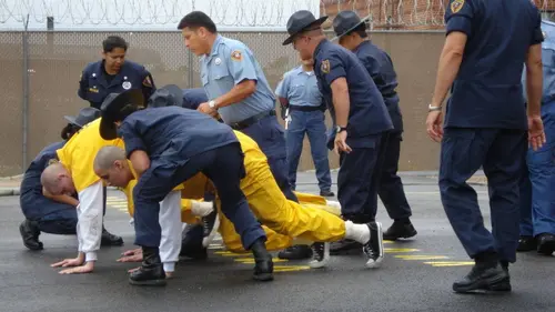 L'enfer des prisons S01E03 Gangs en prison