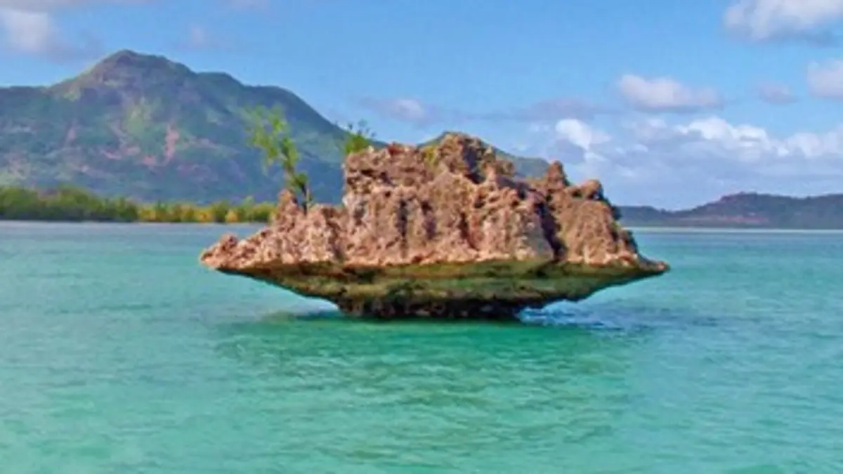 L'envers du paradis E02 Maurice