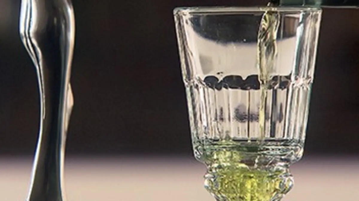L'Europe en bouteilles E02 La famille de l'absinthe