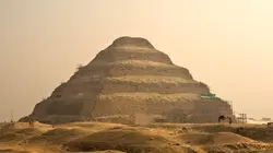 L'Histoire en 3D  Le mystère de la première pyramide d'Égypte
