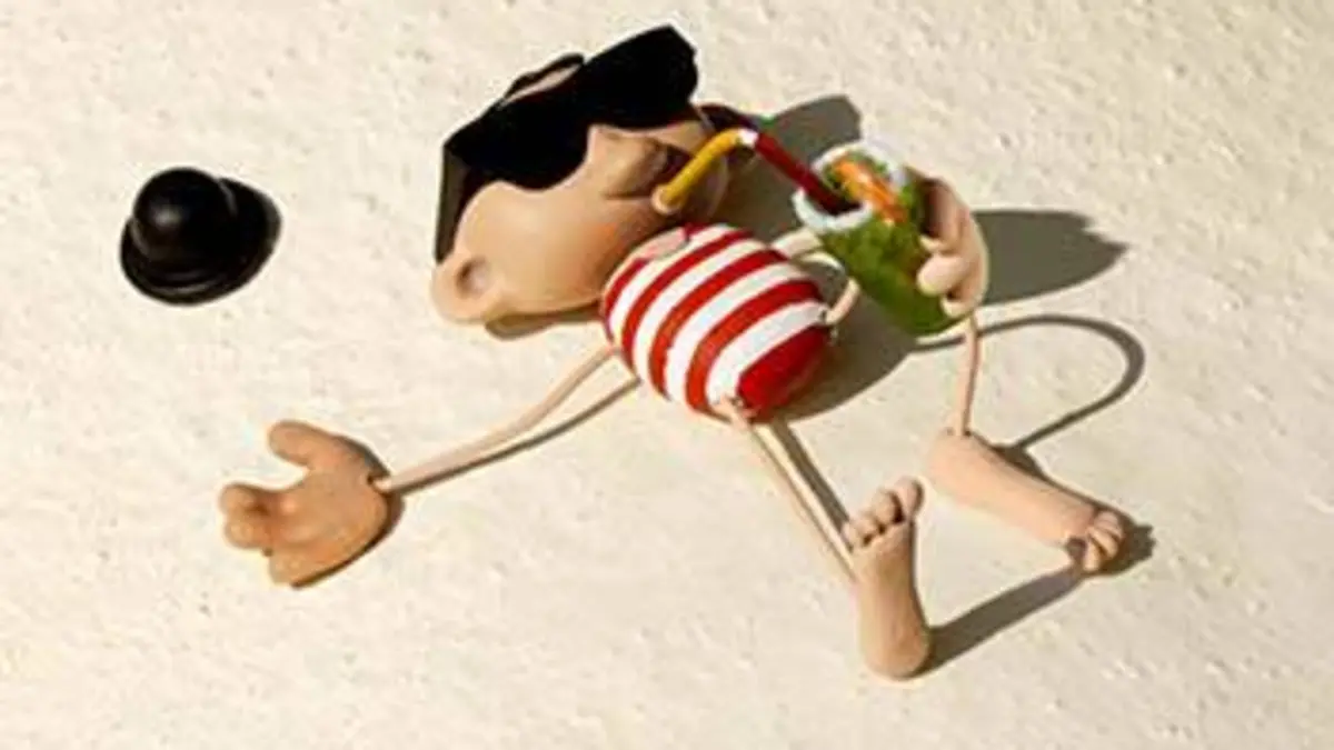L'homme le plus petit du monde S01E00 En vacances