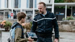 L'île prisonnière S01E01