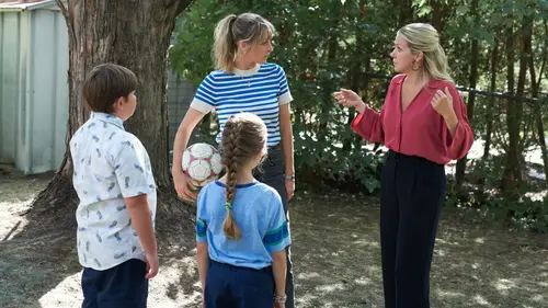 L'oeil du cyclone S02E08 Le nouveau voisin