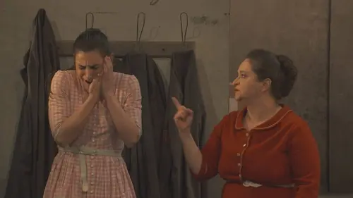 Là-bas, de l'autre côté de l'eau