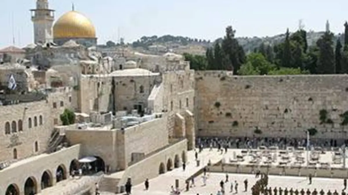 La Bible E01 Secrets enfouis