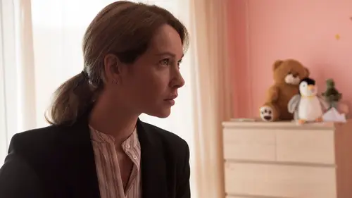 La disparue du lac noir S01E06 en streaming