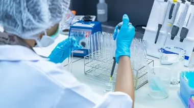 Les années 1930 : un vaccin qui sauvera bien des vies