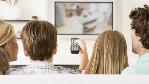 La famille tout écran Tous au panier !