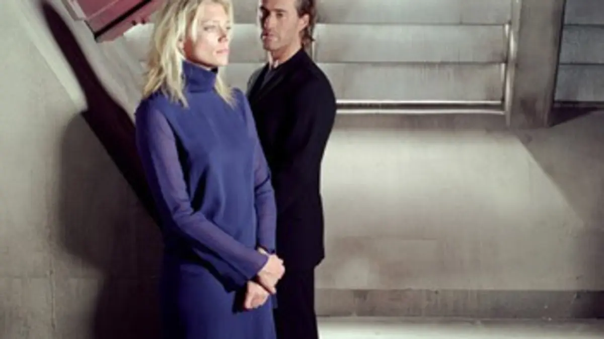 La femme Nikita S04E01 Retour à l'envoyeur