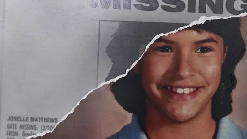 La fille sur la brique de lait