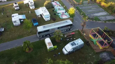 La folie du camping-car S01E02 Les vacances en toute liberté