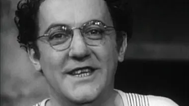 La folle histoire de Coluche Du «Schmilblick» aux Restos du coeur