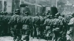 La guerre d'Algérie S01E04 Aux barricades !