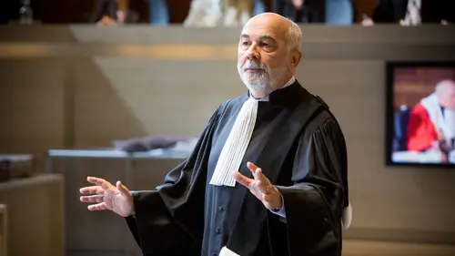 La loi d'Alexandre S01E03 L'amour ne suffit pas