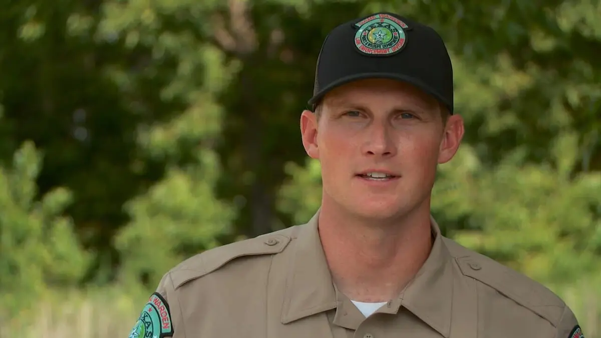 La loi du Texas S07E04 Secrets et intrusions