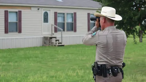 La loi du Texas Le visage du danger