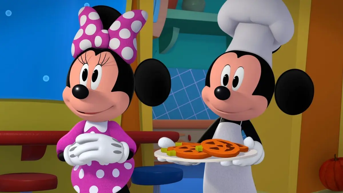La maison magique de Mickey S03E14 Ce chat ne sait pas nager / Des costumes faits "maison magique"
