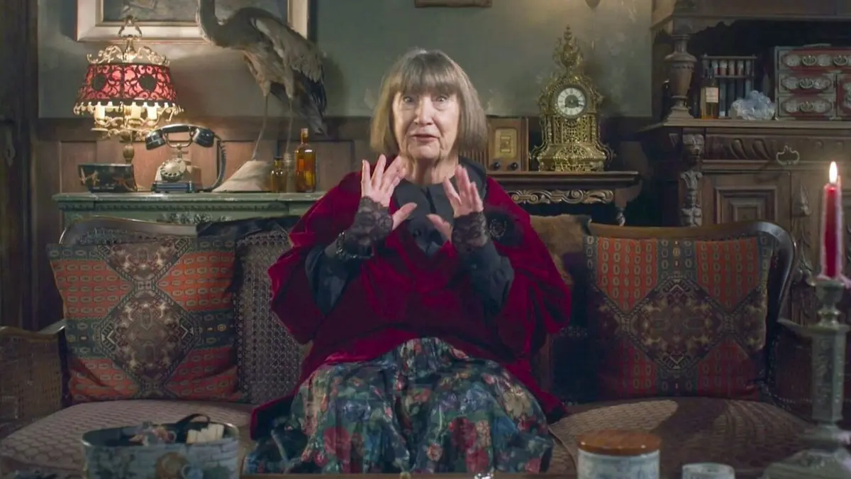 La minute vieille belge S08E06 Train-couchette