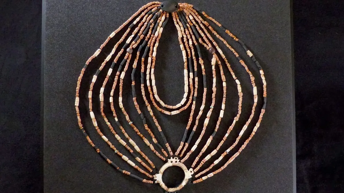 La mystérieuse enfant au collier de Ba'ja : les trésors d'un village néolithique jordanien