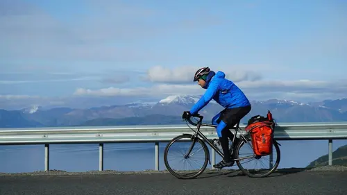 La nature scandinave à vélo Du Cap Nord à la Suède