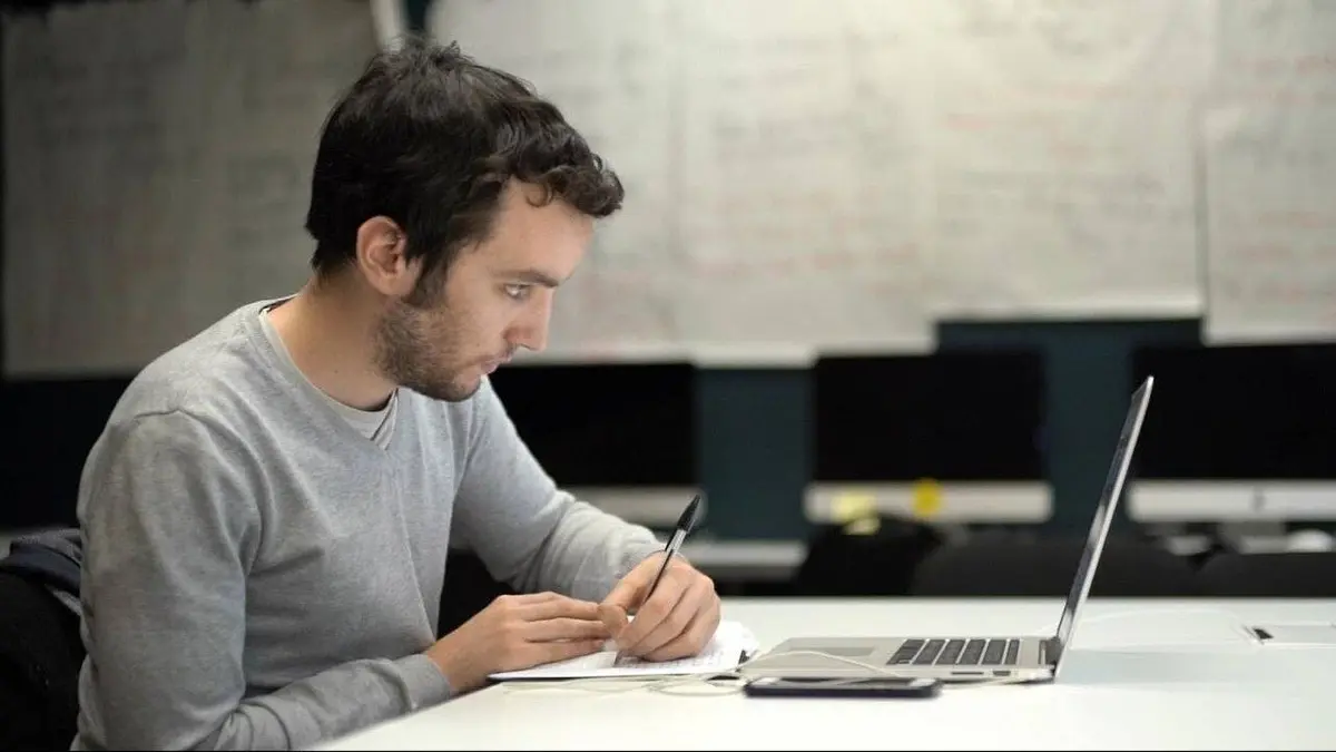 La plume dans la plaie