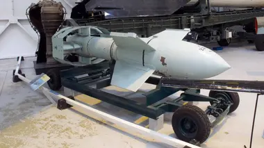 La recherche de l'arme absolue E03 La première bombe intelligente