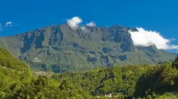 Visuel de La Réunion et le parcours des cimes