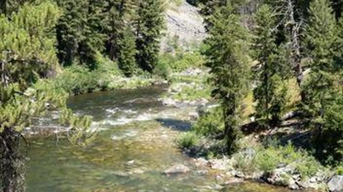 La rivière sans retour S01E01 Comme un torrent