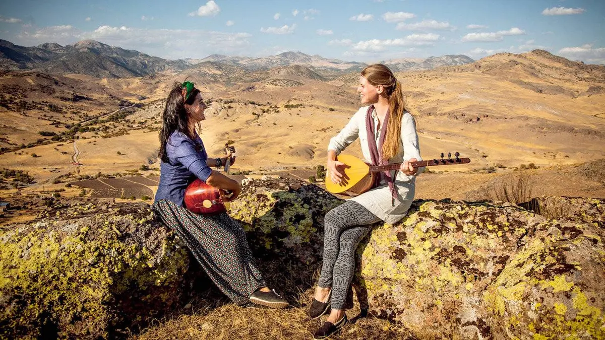 La route du saz : Les secrets d'un instrument légendaire