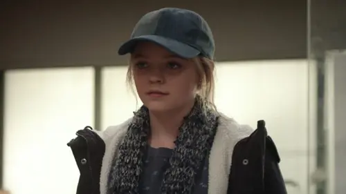 La Saison des feux S01E07 Portrait de famille