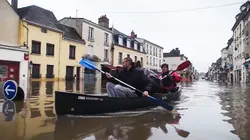 La science des forces de la nature Inondations géantes