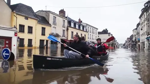 La science des forces de la nature Inondations géantes