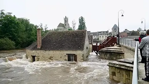 La science des forces de la nature Inondations géantes