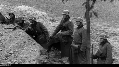 La Seconde Guerre mondiale : Un empire à tout prix E13 L'arme aux milles soleils