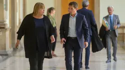 La stagiaire S07E01 Etre et avoir été