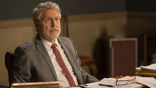 La stagiaire S06E06 Violences en streaming