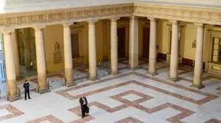 La stagiaire S05E01 Espace détente