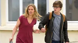 La stagiaire S03E03 Une famille sans histoire