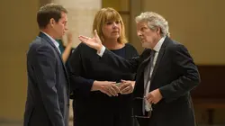 La stagiaire S07E03 Toujours plus haut