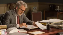 La stagiaire S06E06 Violences