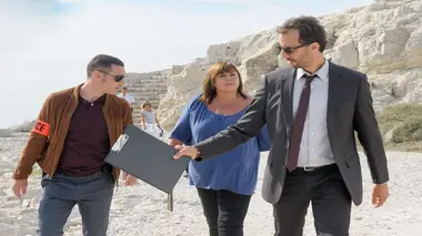 La stagiaire S01E03 Repose en paix