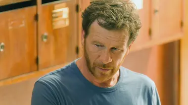 La stagiaire S01E06 Résidence surveillée