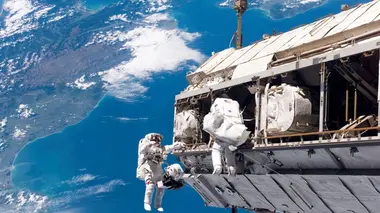 Replay du programme La Station spatiale internationale : Missions à haut risque