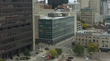 Les deux pieds dans l'arène