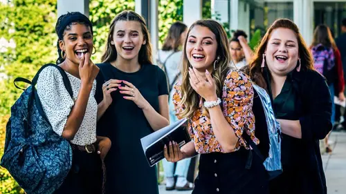 La vie compliquée de Léa Olivier S01E01 Perdue