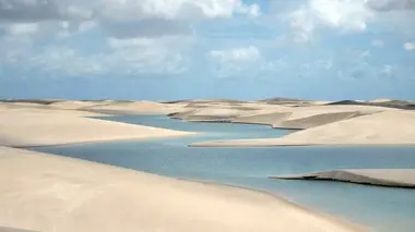 La vie secrète des lacs S01E05 Lençóis Maranhenses, les lacs de sable